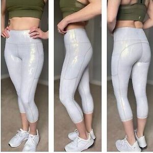 Zyia Light N Tight Silver Camo Metallic High Rise Capri‎ Size 12